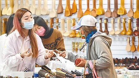 台灣PPP與匯率差距如此之大,雖然物價相對便宜,人人歡喜,然而長期而言,也非屬正常。圖∕本報資料照片