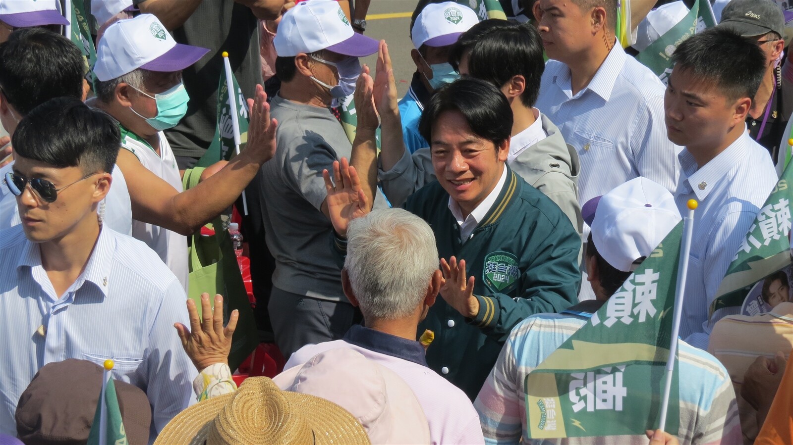 民進黨總統參選人賴清德昨成立苗栗競選總部，現場湧入大批支持民眾，他提出桃竹苗大矽谷計畫政見。記者范榮達／攝影 