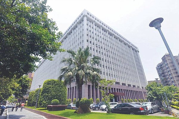 台塑敦北都更案,因營建成本、容積獎勵增加,建築費用較原估值攀升5成,上看200億元。圖/中時資料照片