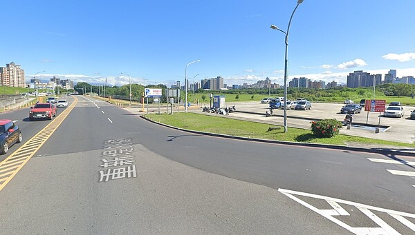 11月13日至25日將於新莊區環漢路二段及重新堤外道(17號越堤道)兩路段進行鋼構橋樑吊裝作業。圖/Google Map