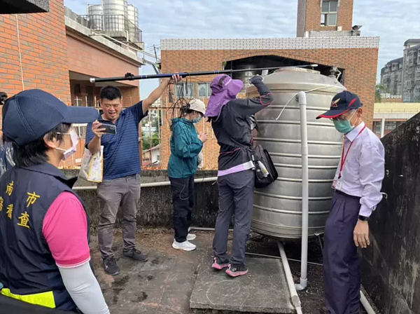 台南市登革熱病例總數已破1萬9千例,因天氣偏暖,新增病例數下降緩慢。圖/南市衛生局提供