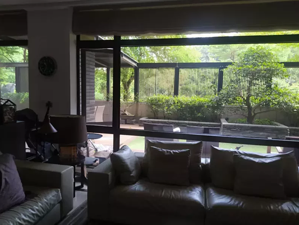 行政執行署宜蘭分署拍賣欠稅逾億建商名下豪宅,具債權的租賃公司以4090萬元承受。圖/宜蘭分署提供