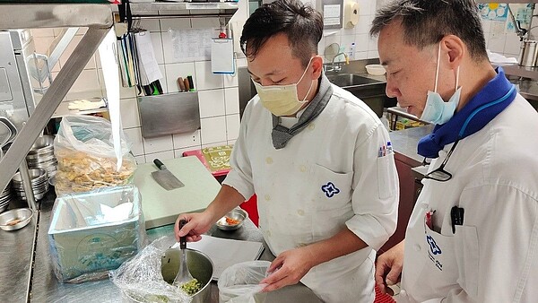 資深員工經驗傳承及世代交流。圖/勞動局提供