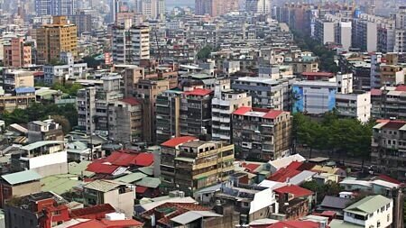 全台老舊建築都更遲緩,城市翻新樣貌遙遙無期。圖∕本報資料照片