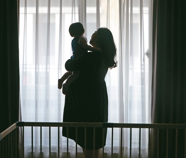 衛福部長薛瑞元昨宣布,研擬中的「人工生殖法草案」生育權將擴及同性婚姻伴侶、單身女性、代理孕母,若一切順利,明年底送行政院審議。圖為示意圖。記者黃仲裕/攝影