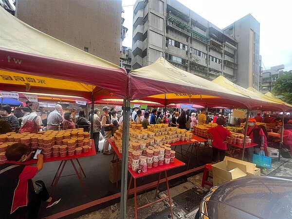 四維里舉辦重陽節活動。（圖／信義區樂生活Ｘ有你有我）