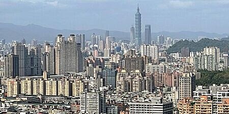 住展雜誌追蹤近四年台北市預售屋每坪平均開價,銷售中新案已有近七成每坪開價躋身「百萬俱樂部」。圖∕本報資料照片