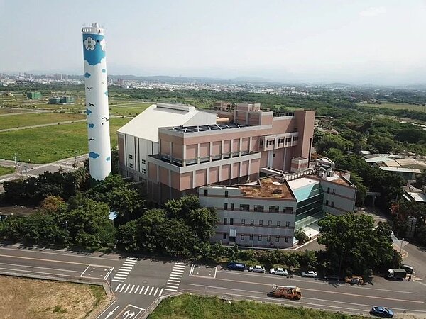 嘉義市垃圾焚化廠啟用24年,量能不足,環保局規畫在原址湖子內打造「綠能永續循環中心」,廠區採「建新拆舊」方式。圖/嘉市環保局提供