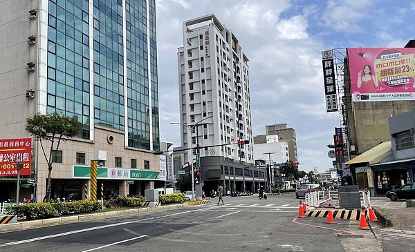 新竹中古屋追價新成屋?官方公布「價格變化出爐」 竹市水田人行天橋拆除完畢。圖/新竹市政府提供