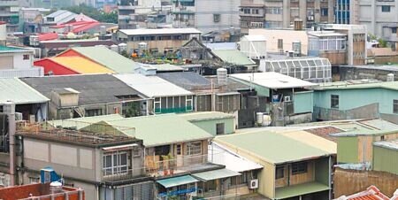 民國70~80年間,由於當時河砂產量不足,這段時間蓋的房子海砂屋比例較高。(本報資料照片)