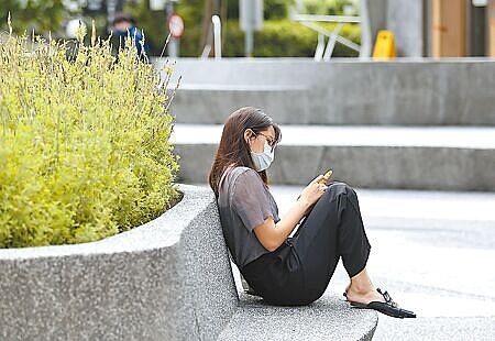 今年1~9月總薪資年增率1.57%,而同期間消費者物價(CPI)漲幅達2.36%,因此,「實質總薪資」年減0.78%,為近七年同期首見負成長。圖∕本報資料照片