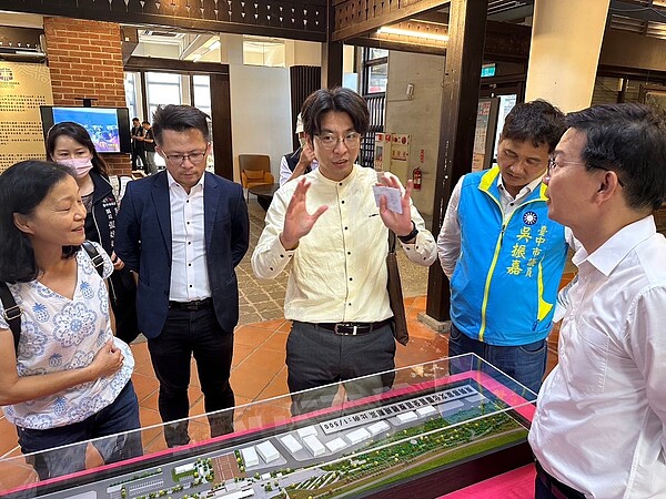 台中市政府推動東勢客家文化園區第二期的工程改造規劃設計,10日於東勢客家文化園區召開說明會。圖/台中市政府提供