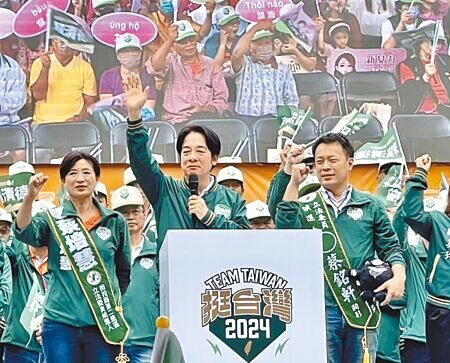 民進黨總統參選人賴清德(中)12日在南投成立聯合競選總部,他喊南投贏,台灣就會贏。(楊靜茹攝)