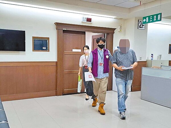 法務部行政執行署為加強對惡意不繳納欠稅的「欠稅大戶」催討，運用拘提、管收等強制手法。圖／行政執行署提供／陳志賢台北傳真