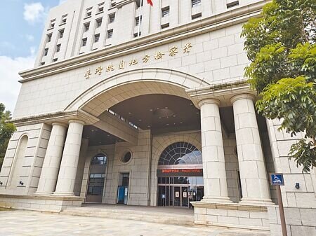 
桃園市林姓偵查小隊長涉嫌包庇賣淫業者，還洩漏其應召女對業者提告情資，收賄金額達49萬7000元，遭桃園地檢署依《貪汙治罪條例》起訴。（賴佑維攝）
