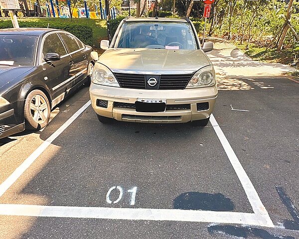 新北市交通局整頓林口、鶯歌等區部分路段長期占用免費停車格亂象,並將停車格改為收費制。圖/新北市交通局提供