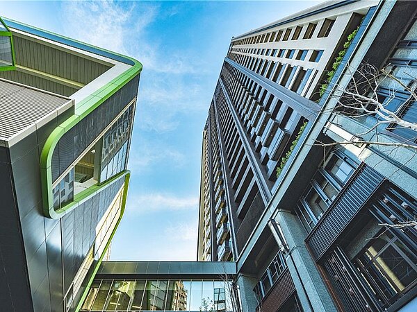 中台灣首座捷運共構宅「冠德文心綻」標售案13日開標，由台灣金聯砸下3.74億餘元、14戶全部打包！圖／業者提供