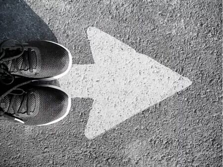 
很多建築基地，因與主要公路無適宜之聯絡通路，往往需向臨路之地主購買「通行權」，以確保出入順利。圖∕freepik
