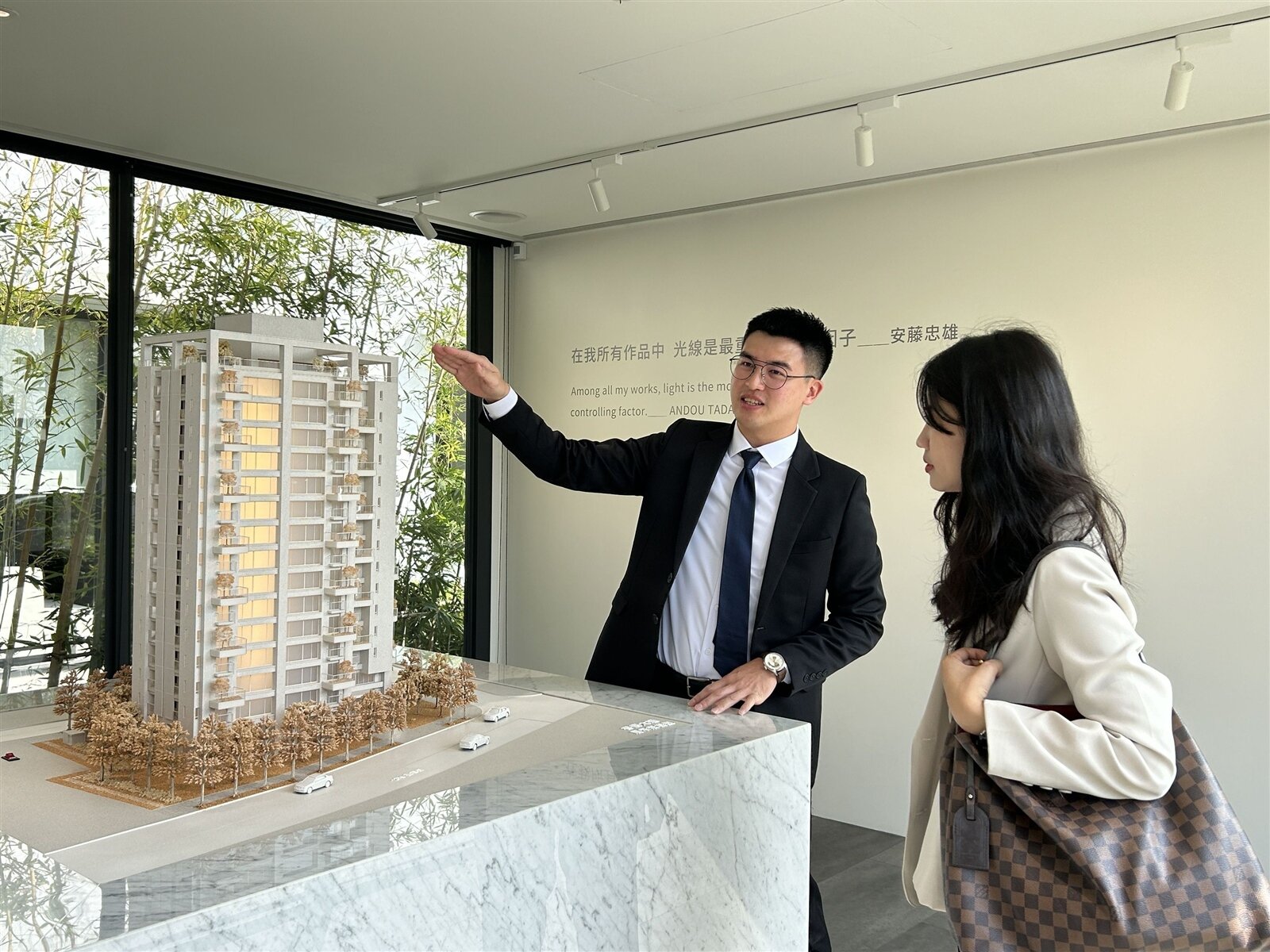 台中潭子弘富重劃區「睿嚮大涵」大樓案,吸引后科、潭子科技園區的科技族看房。記者趙容萱/攝影