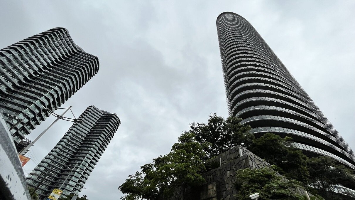 ▼淡水小坪頂在房地產界有「八卦山魔咒」傳說。（圖／<a href="https://house.ebc.net.tw/" data-cke-saved-href="https://house.ebc.net.tw/" target="_blank"><span style="color:#2980b9;">EBC地產王</span></a>張琬聆攝）