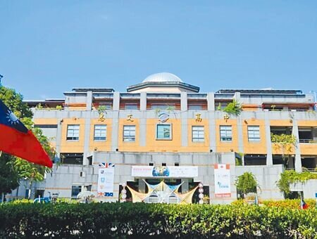 台中巿惠文中學不僅國中、還有高中,整個學校以國際教育為主要特色。(王莫昀攝)