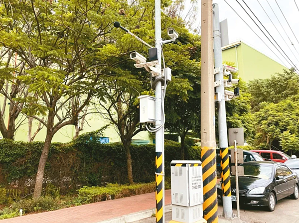 台中市靜城專案設置20台智慧型監錄設備取締噪音車,遭質疑成效差。圖/台中市環保局提供