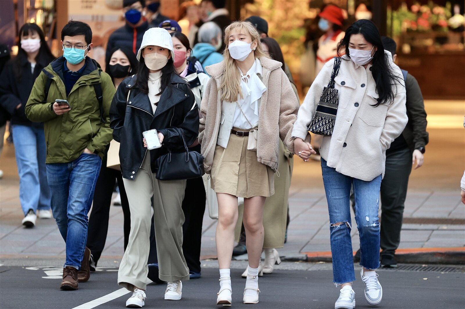 強烈大陸冷氣團影響台灣,不過,今天白天後冷空氣會逐漸減弱,白天氣溫稍回升,今天起至周四都是穩定晴朗偏乾燥且日夜溫差大的天氣。本報資料照片