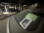 台南歸仁區公有市場停車場有車長期占位　民投訴3個月還在那