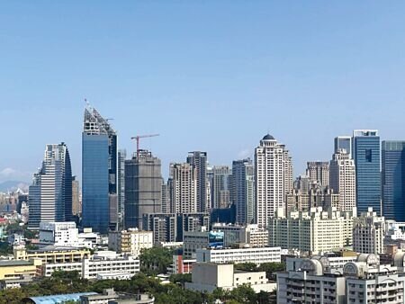 台中線上豪宅預售指標案未受限貸令影響,總價逾4,000萬元的豪宅產品依然熱銷。圖∕曾麗芳