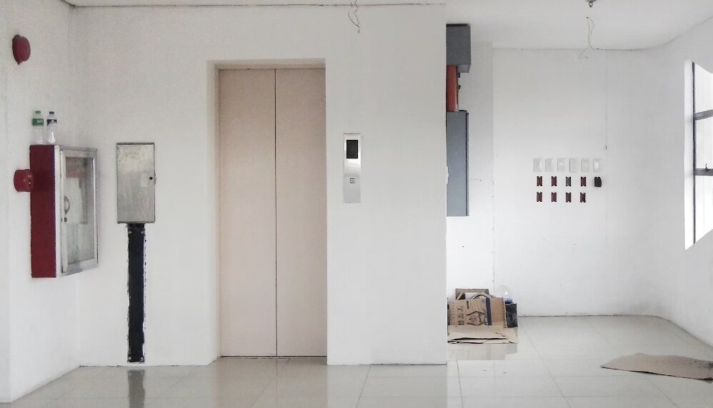 ▼社區更換電梯，通常由公共基金支付，若費用不足，再由住戶按比例分擔。（示意圖／unsplash）