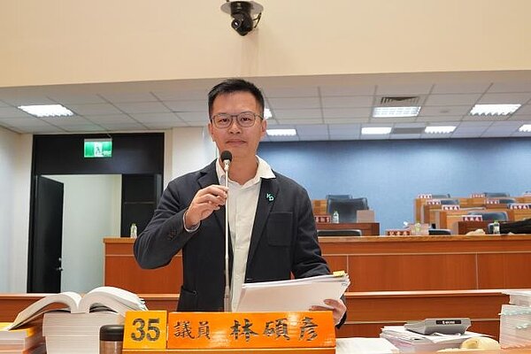 新竹縣議員林碩彥20日在新竹縣議會第20屆第2次定期會質詢，聚焦竹北市聯外交通路網規劃。圖／新竹縣政府提供