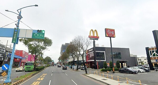 到楊梅「這樣買房」 新北退休族好樂! 永慶不動產楊梅金山加盟店店長吳弦璐指出,楊梅預售大樓多數仍在單價2字頭,因此有相當多外地客到此買房。圖/google map