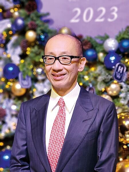 台北晶華酒店23日舉辦耶誕點燈,集團董事長潘亮表示,2024年台灣國際客入境遊市場仍有成長空間,台北國際觀光飯店可直接受惠。圖∕姚舜