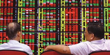 台股23日仍守在5日線上,盤面外資感恩節淡出股市,權值股也呈現整理格局,反倒是機電、線纜與LED等族群個股輪動走勢。圖∕本報資料照片