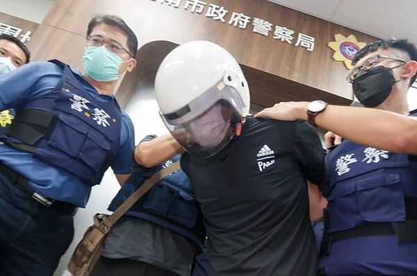 台南地院指出，林信吾購刀時起，即預設要以利刃與他人一決生死之意，且依他犯案情節及砍殺手法，均可認定他殺害兩名員警手段實屬「情節最重大之罪」。圖／中時資料照