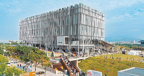 民進黨新北市議員顏蔚慈在審查民政局2024年度預算時,質疑市府編預算動員基層參訪台灣設計展。圖為2023台灣設計展。(圖/新北市文化局提供/中國時報陳慰慈新北傳真)