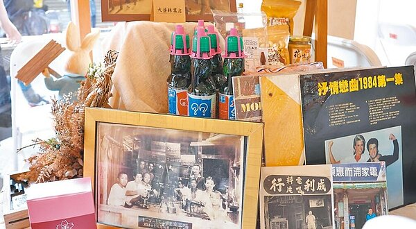 嘉義市二通生活圈街角館成果展,25日在中央第一商場展出。圖/嘉義市政府提供