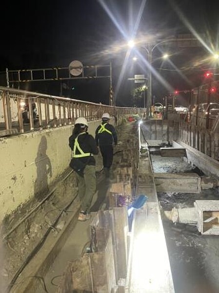 小東路地下淹水改善工程,目前進度來到抽水井開挖作業,預計於明(2024)年2月完工。圖/水利局提供