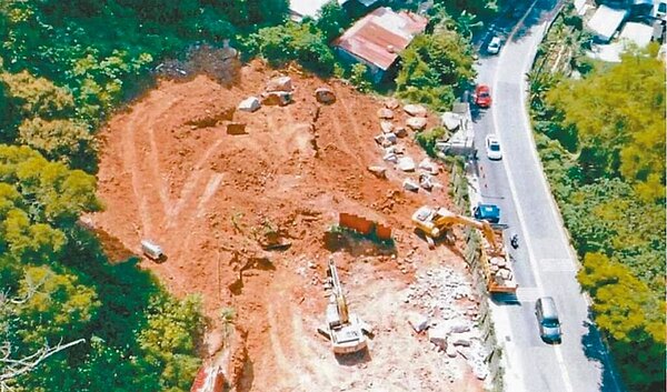 台北市議員林杏兒揭露,前寬頻房訊總經理游世一涉嫌在陽明山藉興建農舍之名,行炒地之實,若轉手預估獲利高達27億元。(台北市議員林杏兒研究室提供/黃敬文台北傳真)