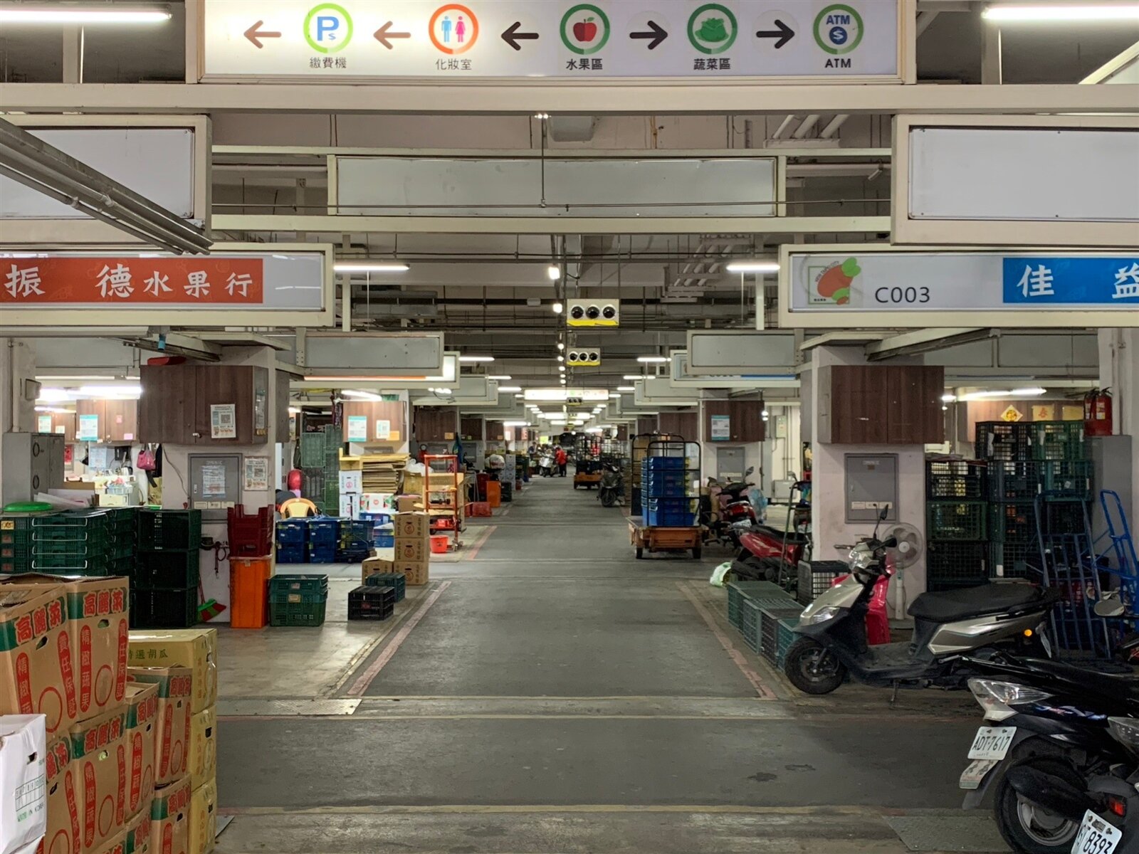 新北果菜日前遭檢調搜索，議員提出還有未爆彈。圖為板橋果菜市場內部行口示意圖。記者葉德正／攝影 