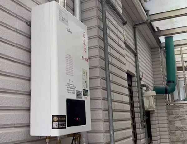 顏宗海表示,冬天一氧化碳中毒的人數明顯攀升,主要都是因為熱水器安裝在浴室內,或安裝在陽台卻又用玻璃窗圍住,無法通風。本報資料照片