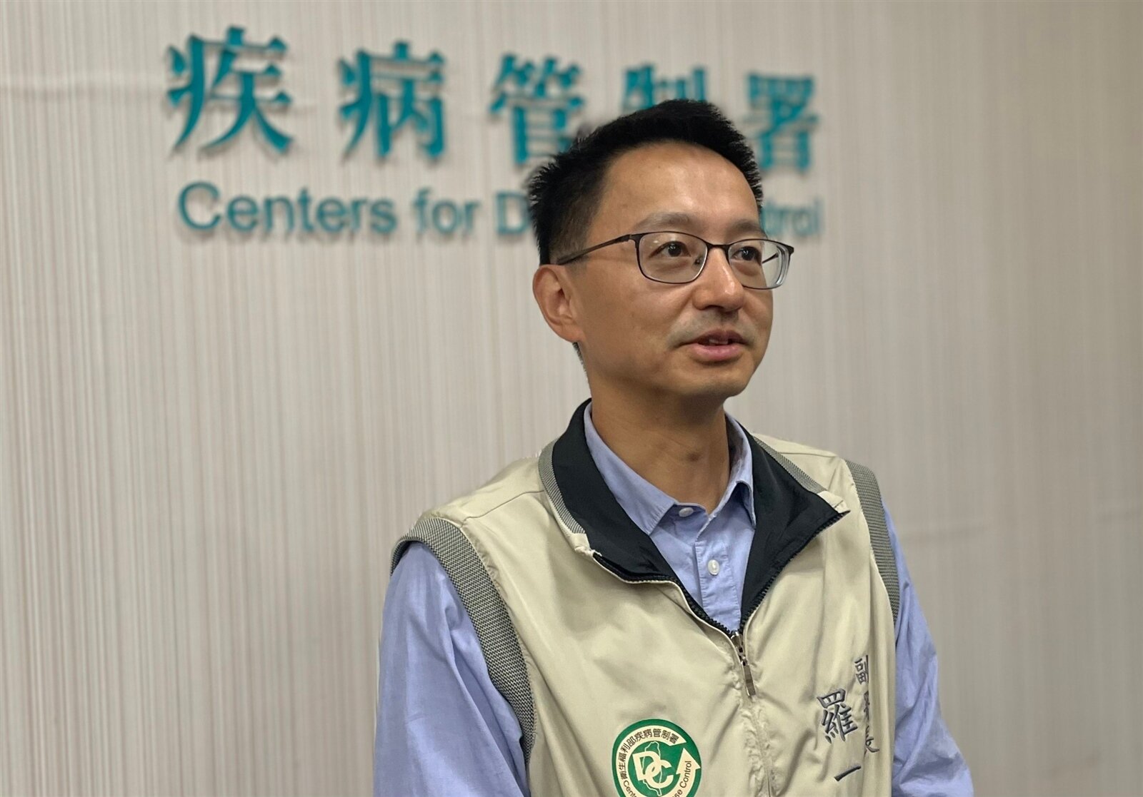 羅一鈞提醒，目前大陸醫療量能吃緊，掛號難、看診慢，呼籲老人、幼兒因免疫力較弱，非必要勿前往中國。記者賴昀岫／攝影 