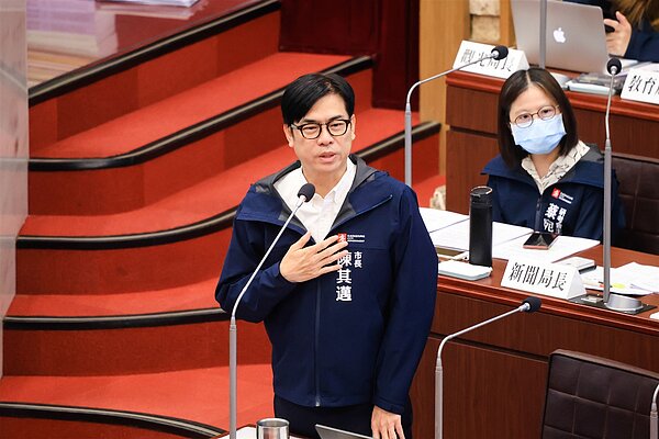 國道七號鳳寮交流道路線調整,陳其邁允減少私人土地徵收、增補償費。圖/高雄市政府提供