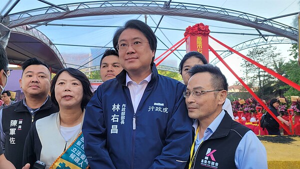 林右昌表示,不是「變窮了不需要繳稅」,剛好是相反,是因為政府財政變好了,把要課稅的基準提高,有更多的人收入增加,但不需要繳稅。記者游明煌/攝影