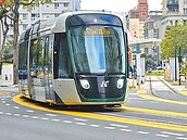 高雄輕軌成圓　方向標示待優化