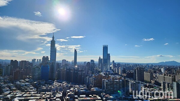 北市主計處今公布112年1月至10月台北市建物所有權變更登記,計4.8萬棟。記者楊正海/攝影