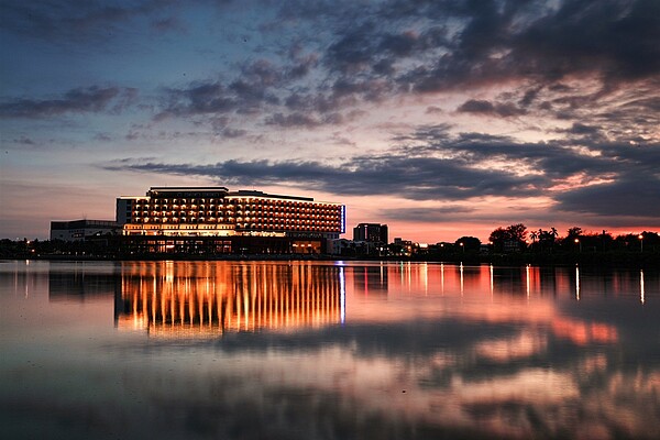 台南旅宿業家數居六都之冠,近期營收也創歷史紀錄,圖為福爾摩沙遊艇酒店。圖/台南市觀旅局提供
