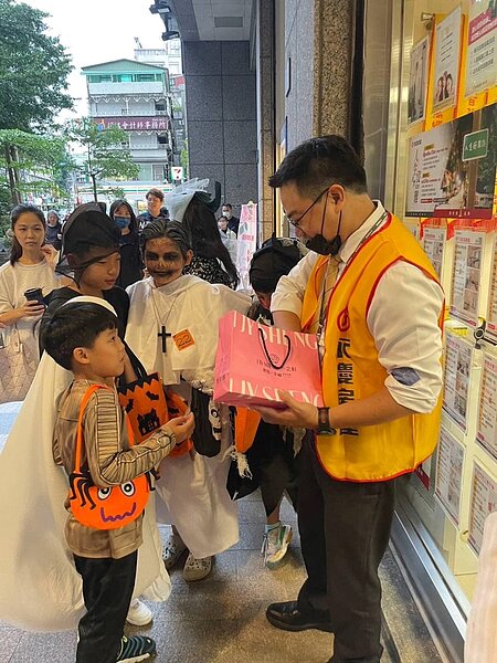 碧潭商店街要糖趣