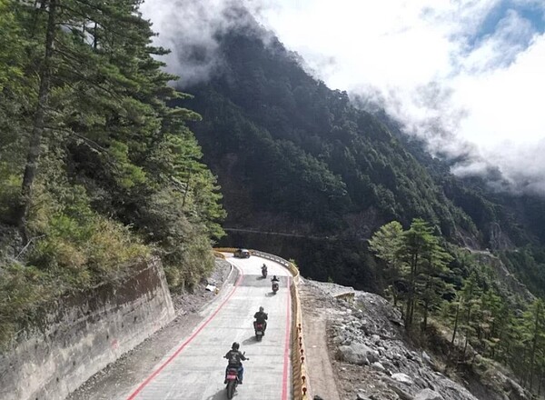 南橫7月中斷,時隔4個月再次通車。圖/記者蔡世偉翻攝