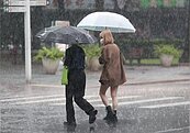 1、2日北台濕冷「這時」最低13度　下周一鋒面掠過全台下雨